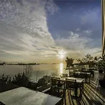 - Tuzla Bay By Ihg Hotel Estambul