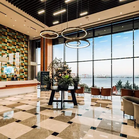 فندق هوليداي إن إسطنبول - توزلا باي 4*