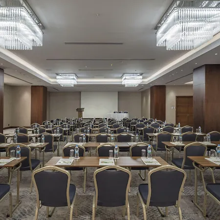 - Tuzla Bay By Ihg Hotel 4*