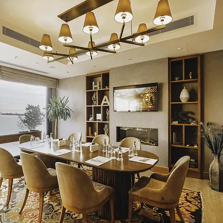 - Tuzla Bay By Ihg 4* Istanbul