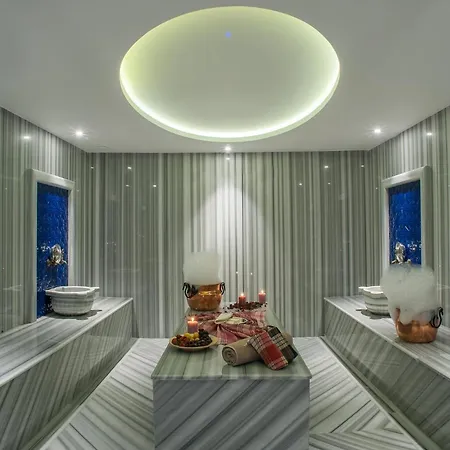 - Tuzla Bay By Ihg 4* Istanbul