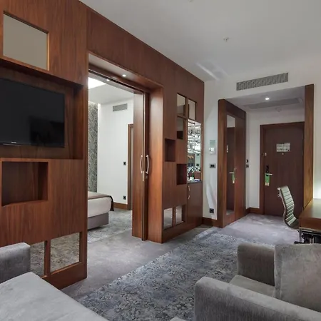 - Tuzla Bay By Ihg Hotel Istanbul