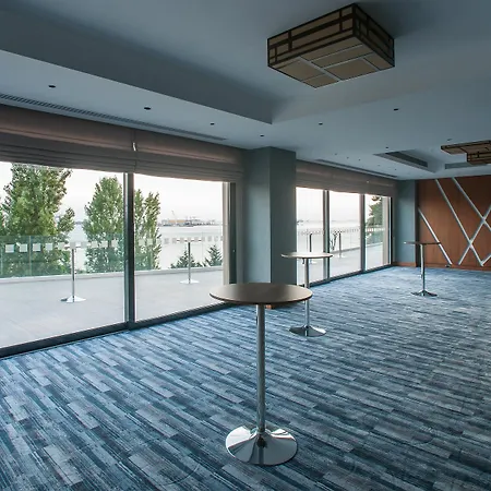 - Tuzla Bay By Ihg Hotel Istambul